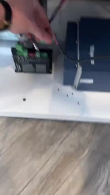 在机箱里安装电机驱动器